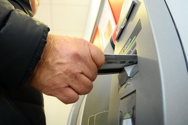 Clonación de tarjetas afecta a más de 50 clientes de la banca durante el fin de semana