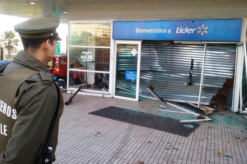 Coquimbo: Perpetran alunizaje y sustraen millonario botín desde Servipag en supermercado Líder