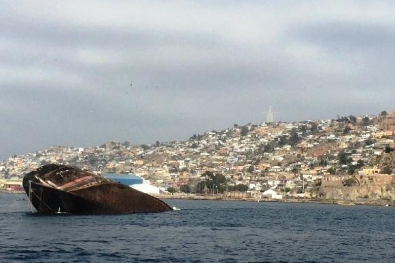 Buque ex factoría "Guamblín" se hundió frente a la costa de Coquimbo