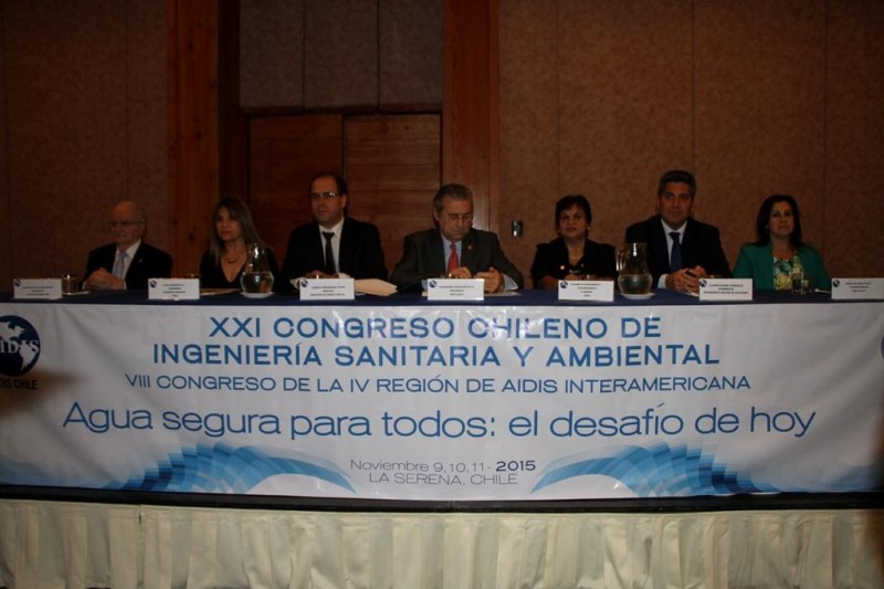 Plantean necesidad de efectuar un cambio normativo para el manejo del agua en Chile