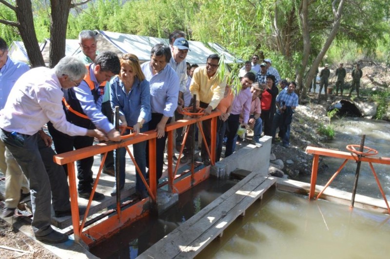 Agricultores de Monte Patria reinician el riego de cultivos paralizado por terremoto