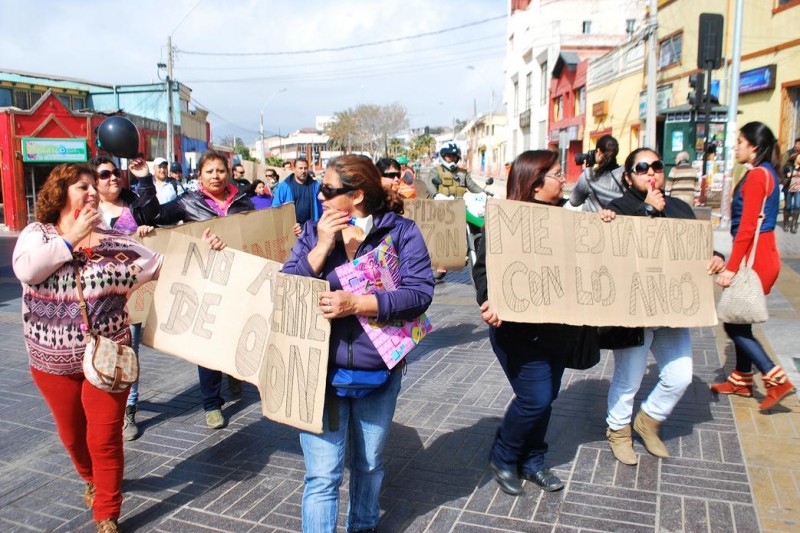 Extrabajadores de Orizon marcharon pacíficamente por el centro de Coquimbo