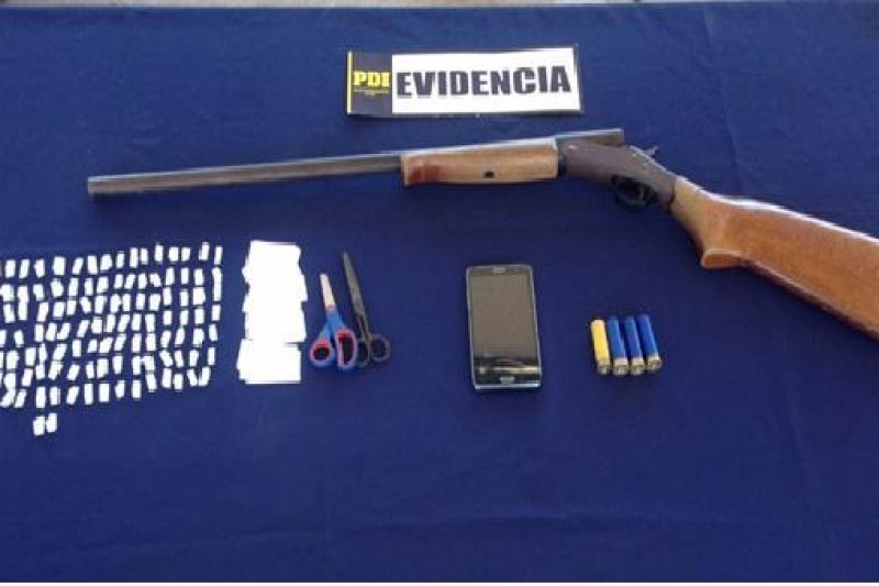 Tres personas son detenidas en Coquimbo por tenencia de armas y drogas