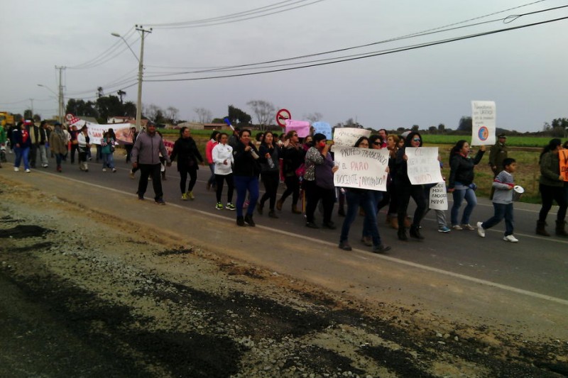 Habitantes de Caleta San Pedro se toman carretera 