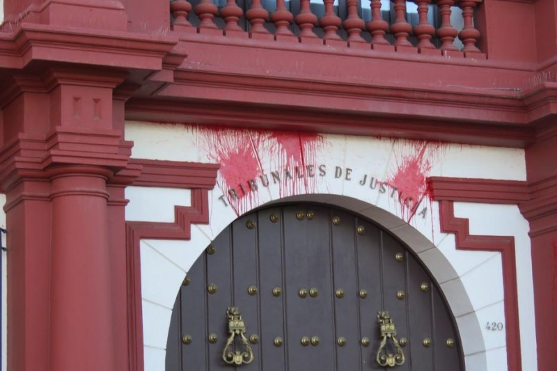 Atacan con bombas de pintura edificio de la Corte de Apelaciones de La Serena 