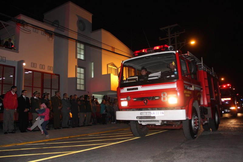Presentan moderno cuartel de Bomberos