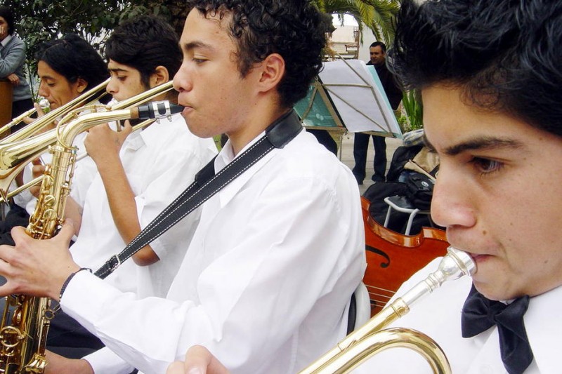Jóvenes músicos obtienen becas para  estudiar en el Teatro Municipal de Santiago