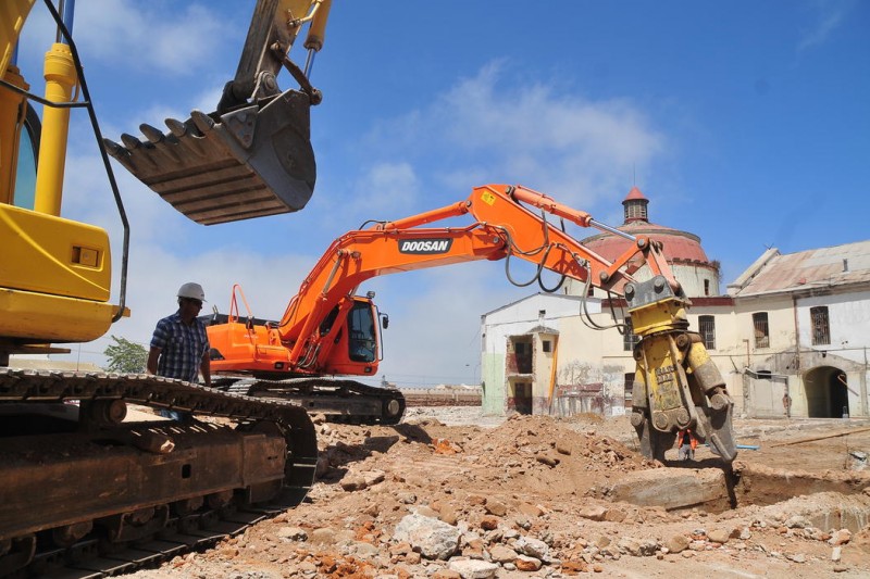 Autoridad inspecciona avance de los trabajos en excárcel de La Serena