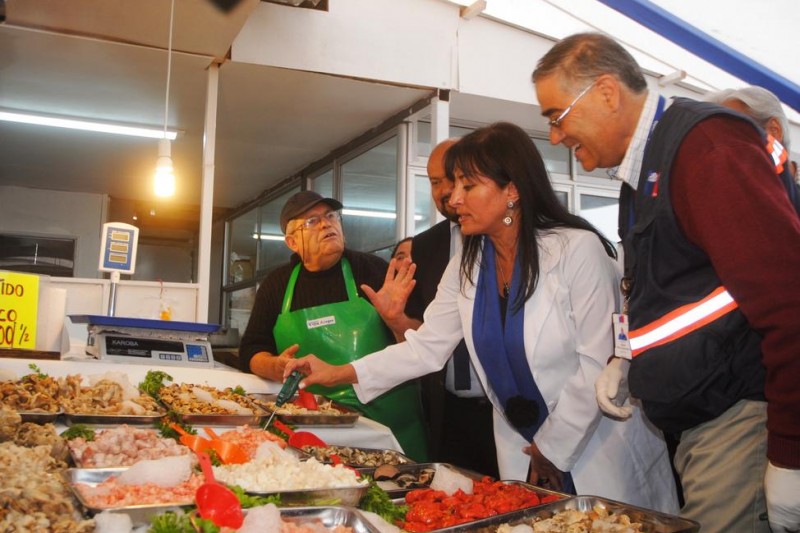 Seremi de Salud fiscaliza pescaderías y marisquerías en semana santa 