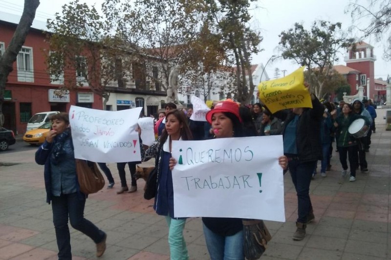 Profesores de colegio San Martín de Porres marchan y protestan
