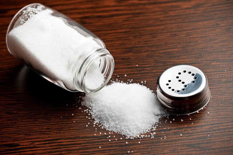 Chilenos consumen más del doble de la sal recomendada